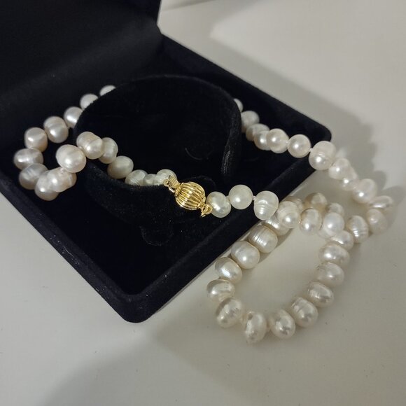 Freshwater Cultured Pearl Necklace - Picture 4 of 4
